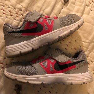 NIKE toddler girl shoes